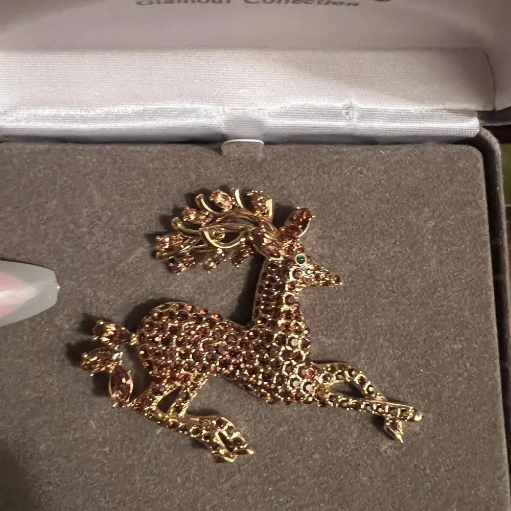 Nolan Miller Reindeer Brooch - Picture 5 of 6